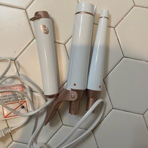 T3 Convertible curling iron with 2 clips